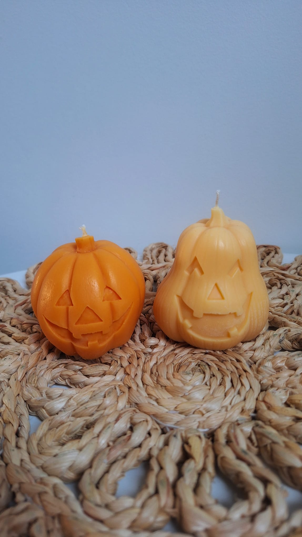 Świeca sojowa w kształcie dyni Halloween 🎃✨ - obrazek 4